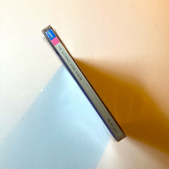 The Ultimate Divas Album Great Condition CD - Picture 2 of 3